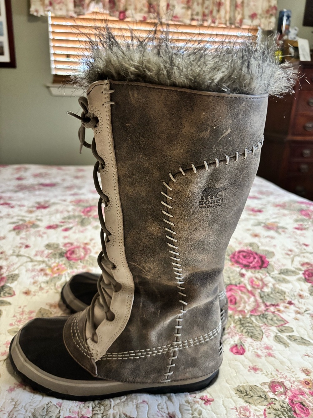 Sorel Cate the Great Waterproof Suede Knee High Lace-Up Snow Boots Gray/Blk SZ6